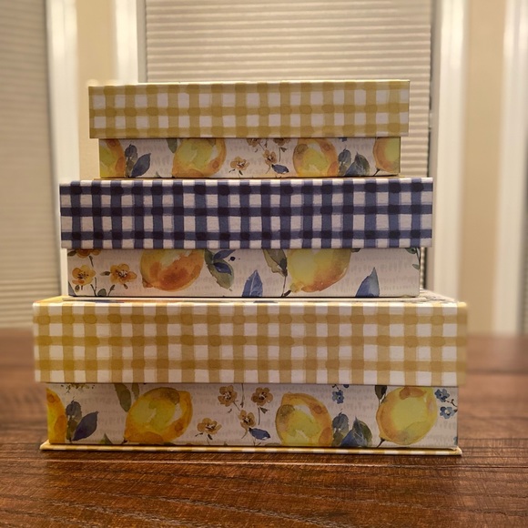 Farmhouse Blue & Yellow Lemon Storage Nesting Box - Picture 11 of 16